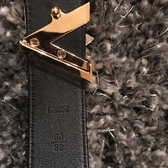 Louis Vuitton LV Initales Epi Leather belt. 30mm - Picture 7 of 8